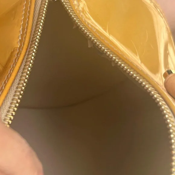 Louis Vuitton Monogram Vernis Papillon bag - Picture 9 of 17